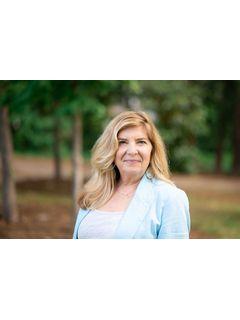 Kathy Wallat of CENTURY 21 Triangle Group photo