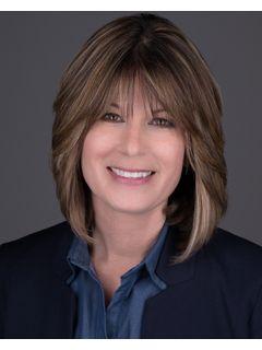 Tina Baxter of CENTURY 21 Bradley Realty, Inc. photo