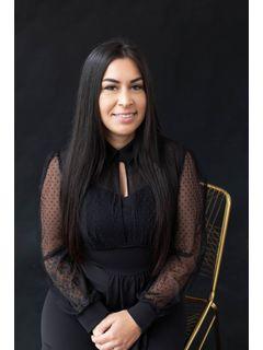 Stephanie Gonzalez-Bell of CENTURY 21 Curran & Oberski photo
