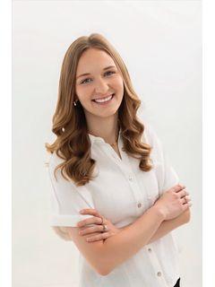Erin Kennedy of CENTURY 21 Harvey Properties photo