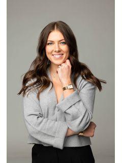 Michaela Hanser of CENTURY 21 Hometown Brokers photo