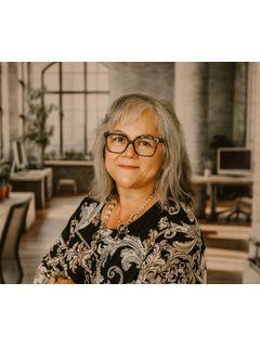 Jeanne Van Oss of CENTURY 21 Benefit Realty photo