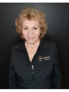 Agnes Aaron of CENTURY 21 Alliance photo