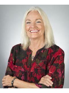 Susan Prickett of CENTURY 21 Alton Clark photo