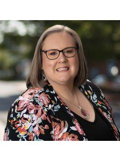 Jenn Burton of CENTURY 21 Redwood Realty photo