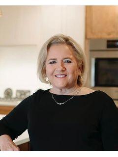 Diana J. Thomas of CENTURY 21 Parker & Scroggins Realty photo