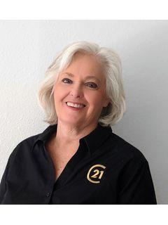 Teresa Patterson of CENTURY 21 Lyons & Associates Real Estate photo