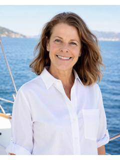Michelle Deering of CENTURY 21 Fort Bragg Realty photo