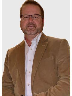 Aaron Hilton of CENTURY 21 Family Tree photo