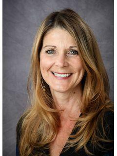 Esther Berg of CENTURY 21 Masters photo