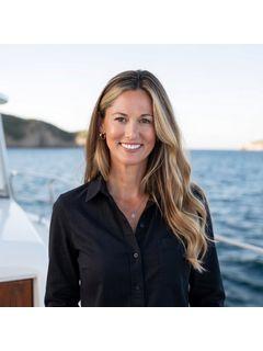 Sara Corliss of CENTURY 21 Masters photo