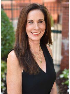 Kimberly Smith of CENTURY 21 Campbell & Company photo