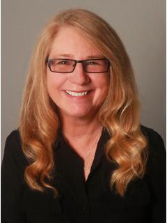 Tracy Martin of CENTURY 21 Hansen Realty photo