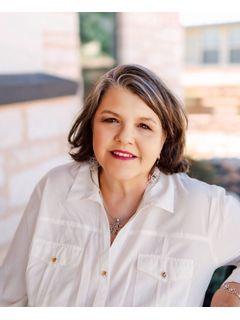 Lisa Stapleton of CENTURY 21 The Hills photo