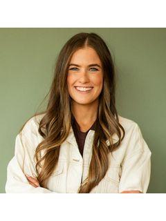 Jessica Gilligan of CENTURY 21 Signature Real Estate photo