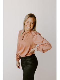 Jordyn Edwards of CENTURY 21 Signature Real Estate photo