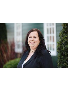 Jennifer Amos of CENTURY 21 Realty @ Home photo