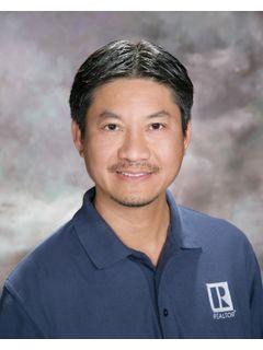 Loc Huynh of CENTURY 21 Adams & Barnes photo