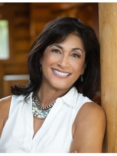 Lisa Perry Smith of CENTURY 21 Country Lake Homes photo