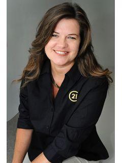 Delilah Williamson of CENTURY 21 Lyons & Associates Real Estate photo