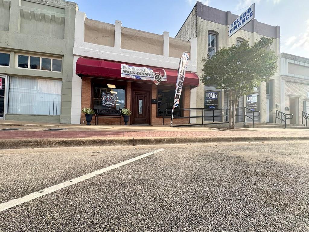 Property Image for 112 East Lufkin Avenue