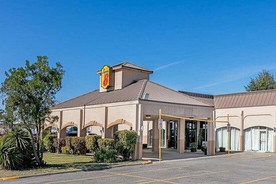 Property Image for 3200 W Dickinson Blvd., Fort Stockton TX 79735