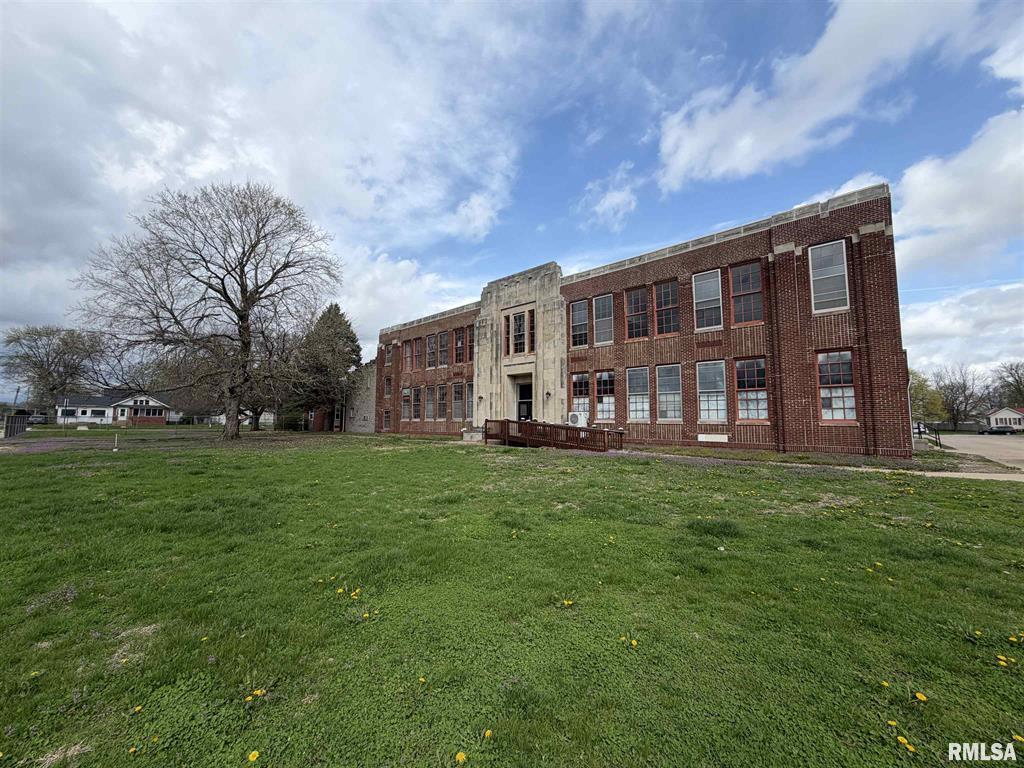 Property Image for 435 E 3rd Street