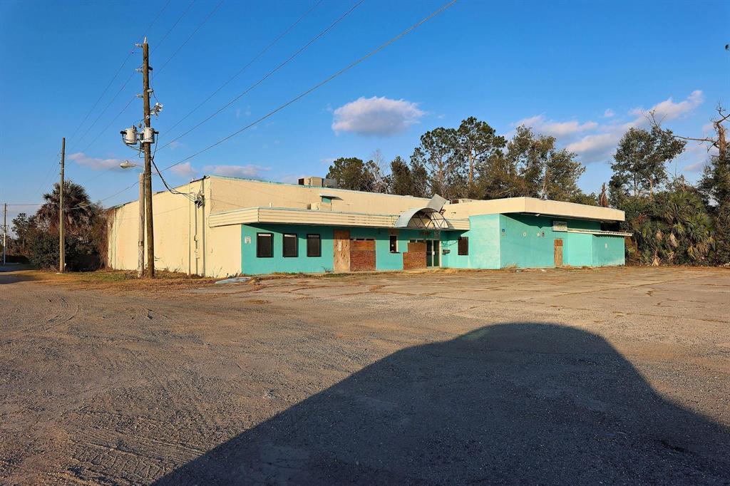 Property Image for 118 Park St E