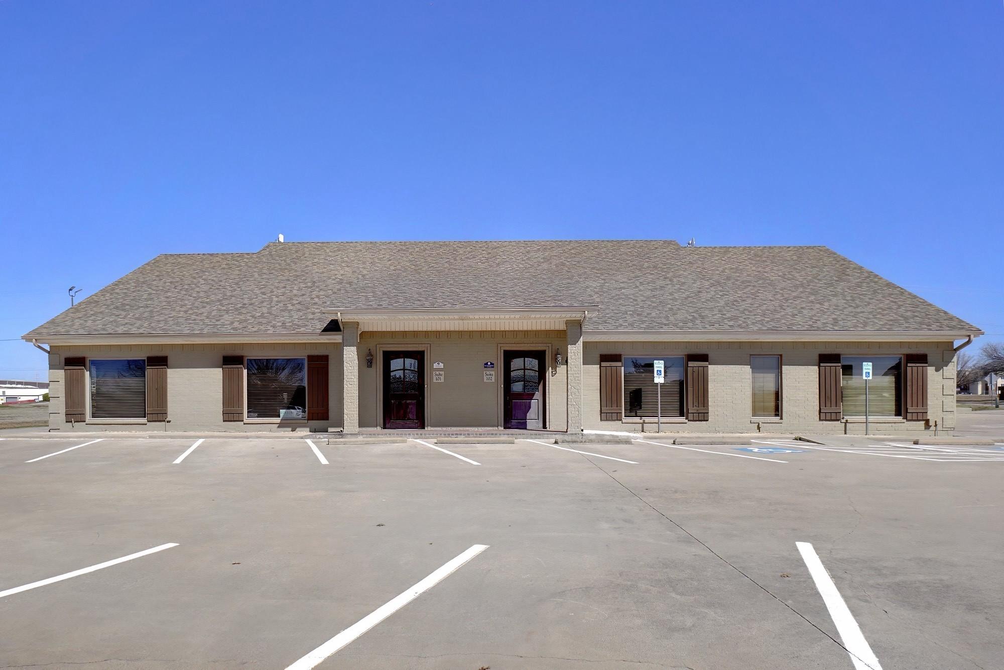 Property Image for 809 Woodrow Wilson Ray Circle