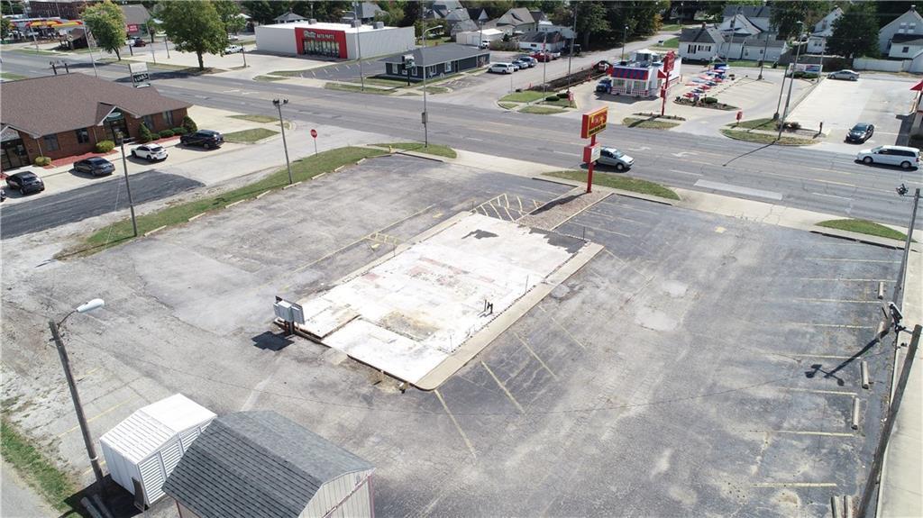 Property Image for 800 Charleston Ave.