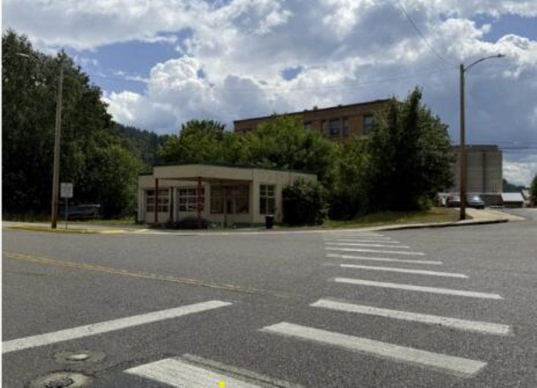 Property Image for 102 E. 5th Ave