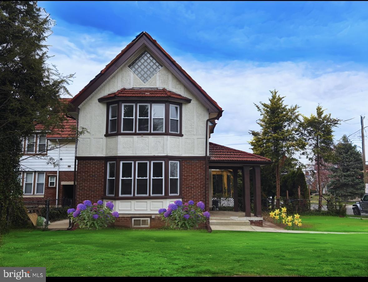 Property Image for 917 Longacre Blvd