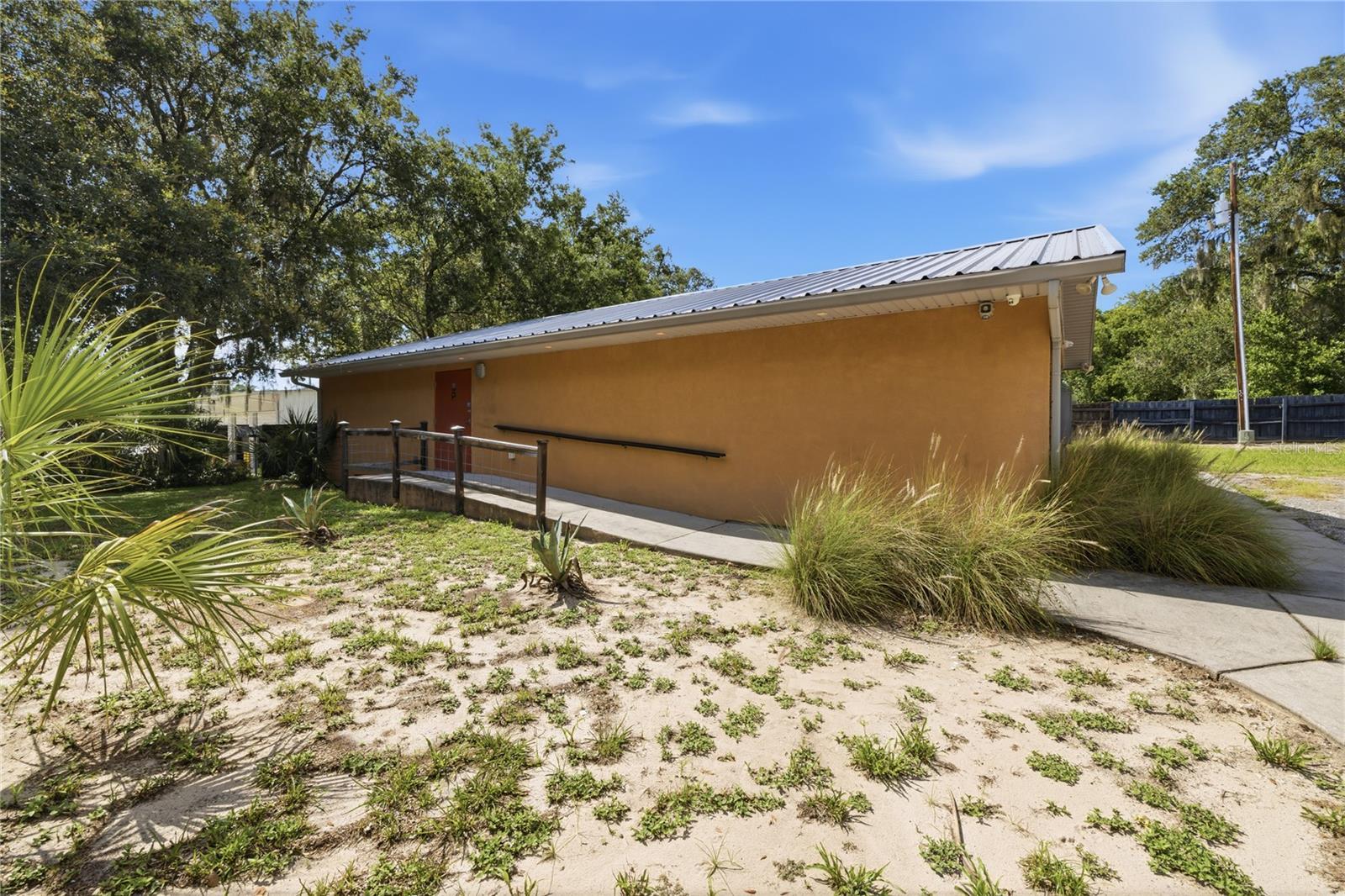 Property Image for 2250 N Volusia Ave