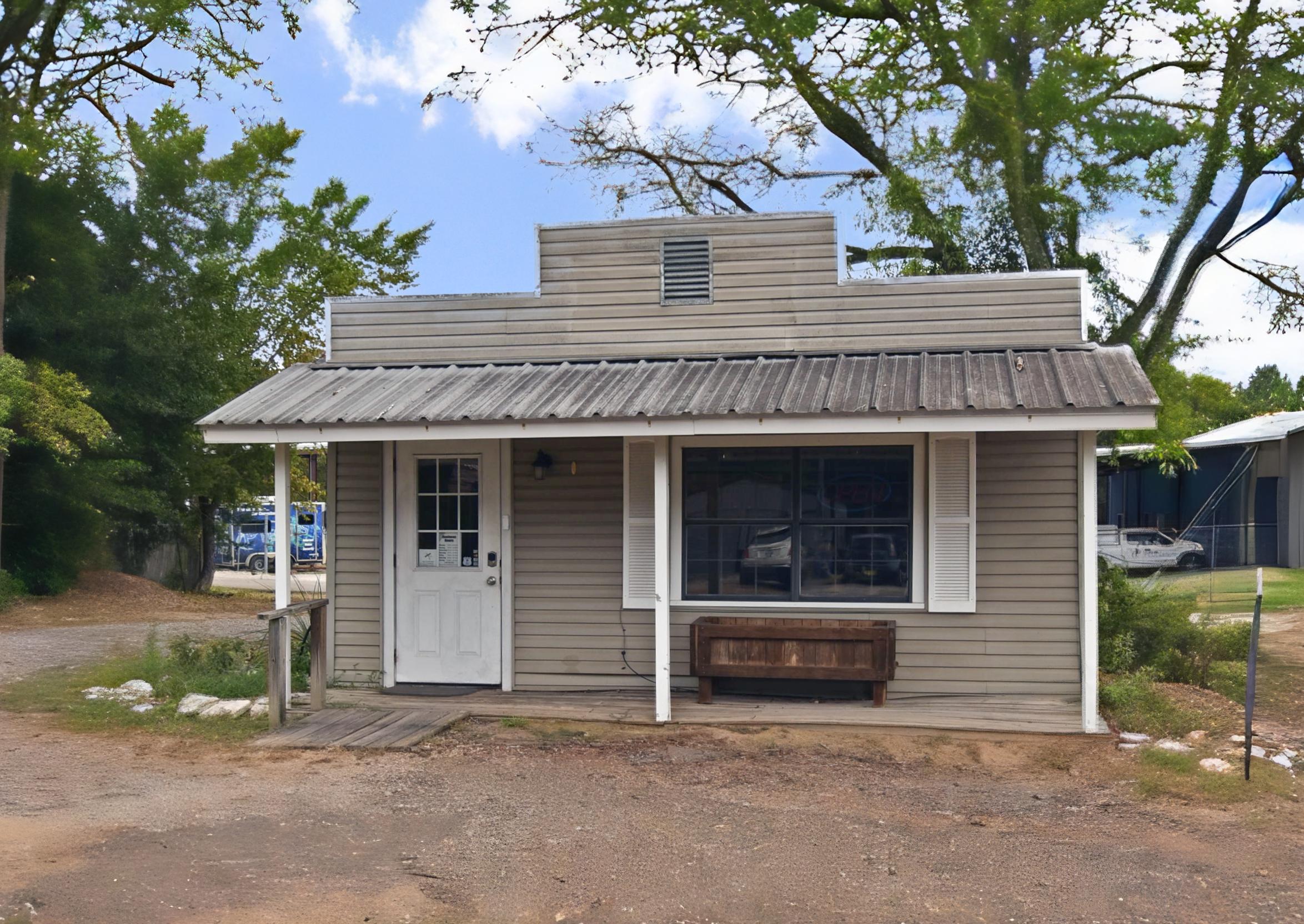 Property Image for 415 W Bermuda