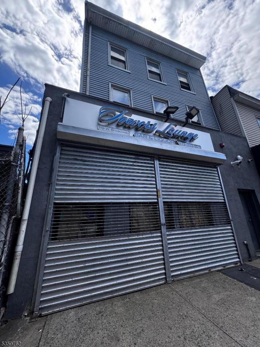 Property Image for 119 W Broadway