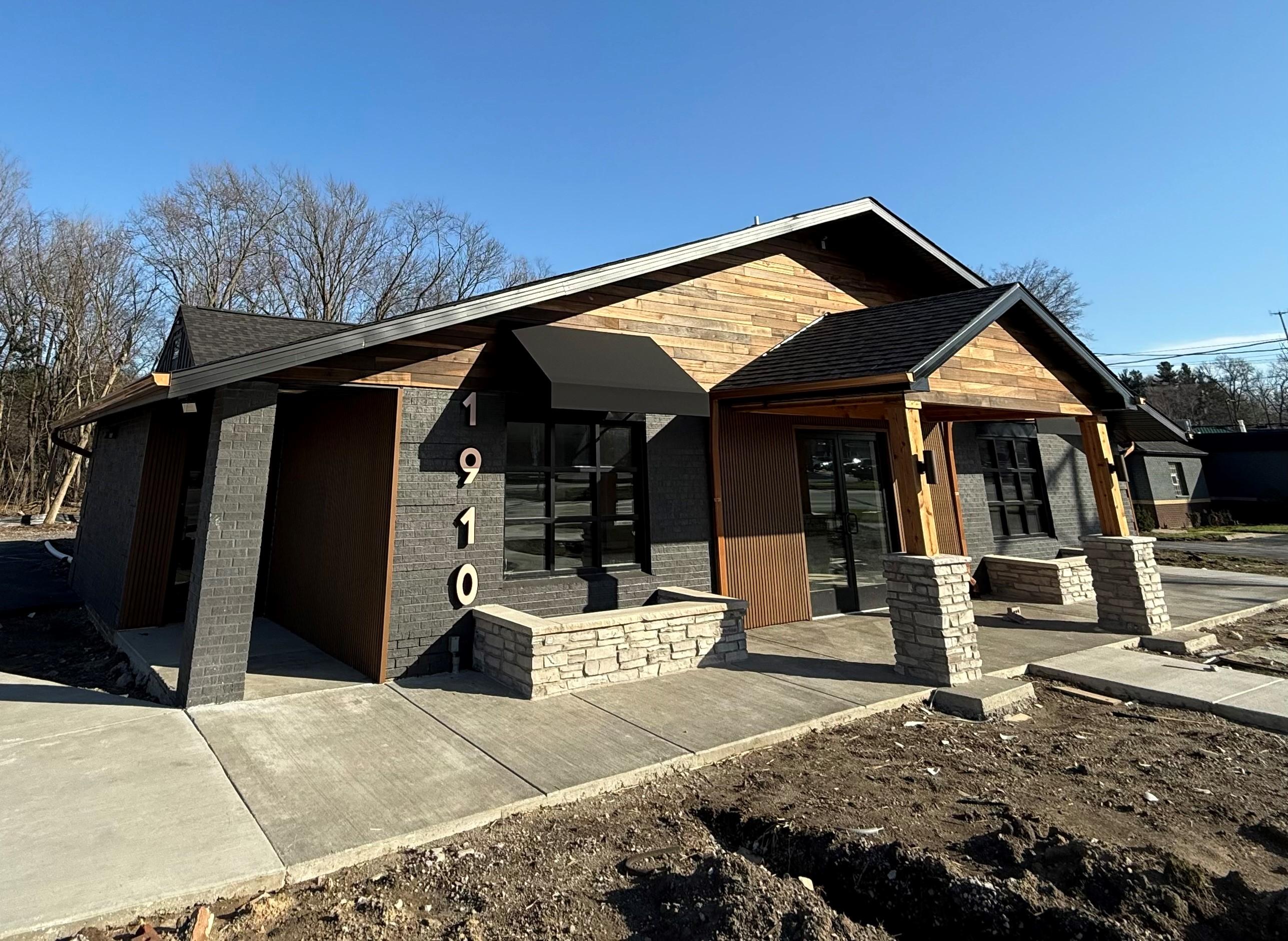 Property Image for 1910 Calumet Avenue (South Suite)
