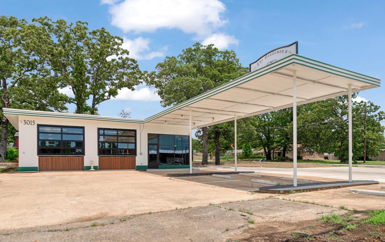 Property Image for 3015 Clarksville St.
