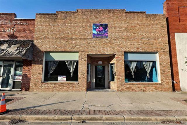 Property Image for 110 Main St E