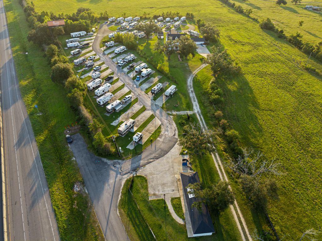 Property Image for 1984 Frontage Rd