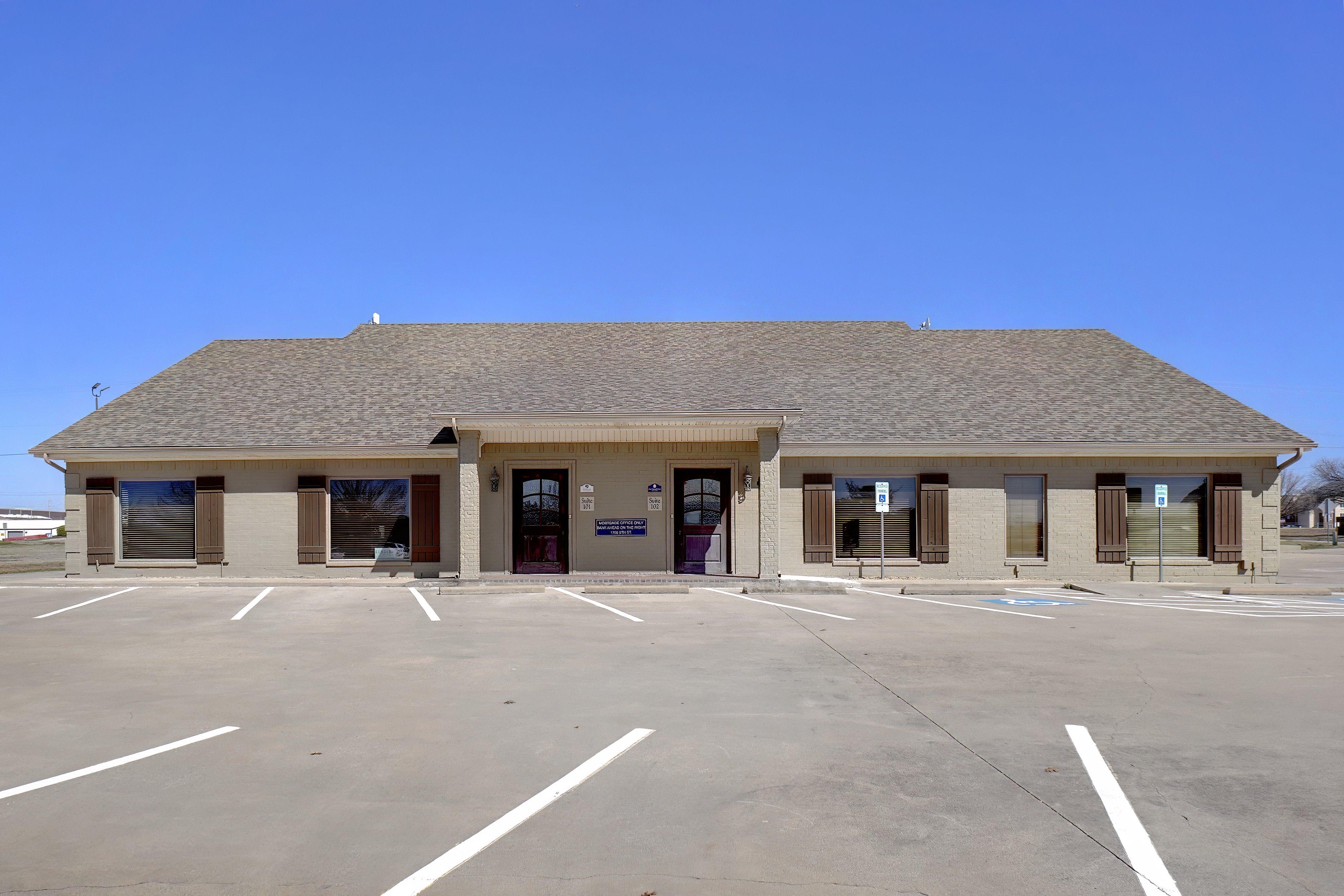 Property Image for 809 WW Ray Circle