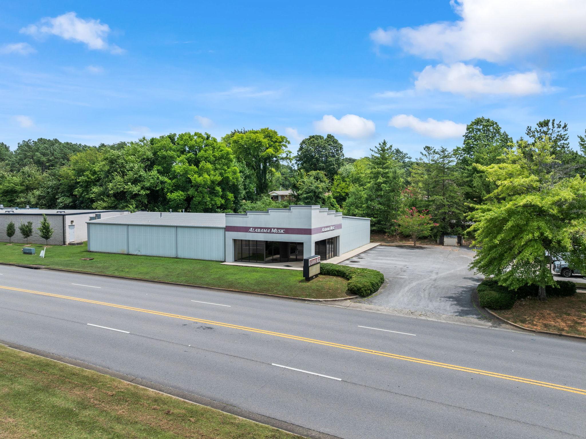Property Image for 2450 Mall Rd.