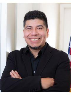 Enrique Benites of CENTURY 21 Carioti photo