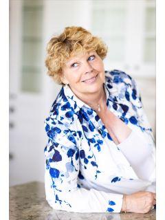 Leslie Brophy of CENTURY 21 Pacific Realty photo