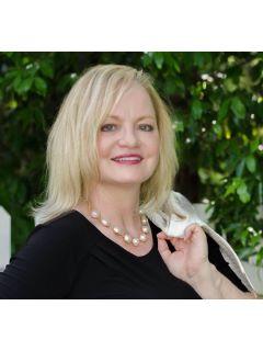 Helen Hunt of CENTURY 21 Homes & Investments photo