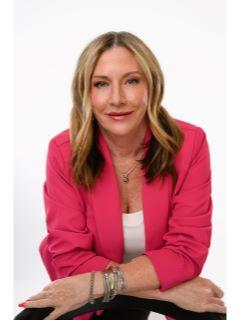 Stefanie Barnes of CENTURY 21 Everest photo