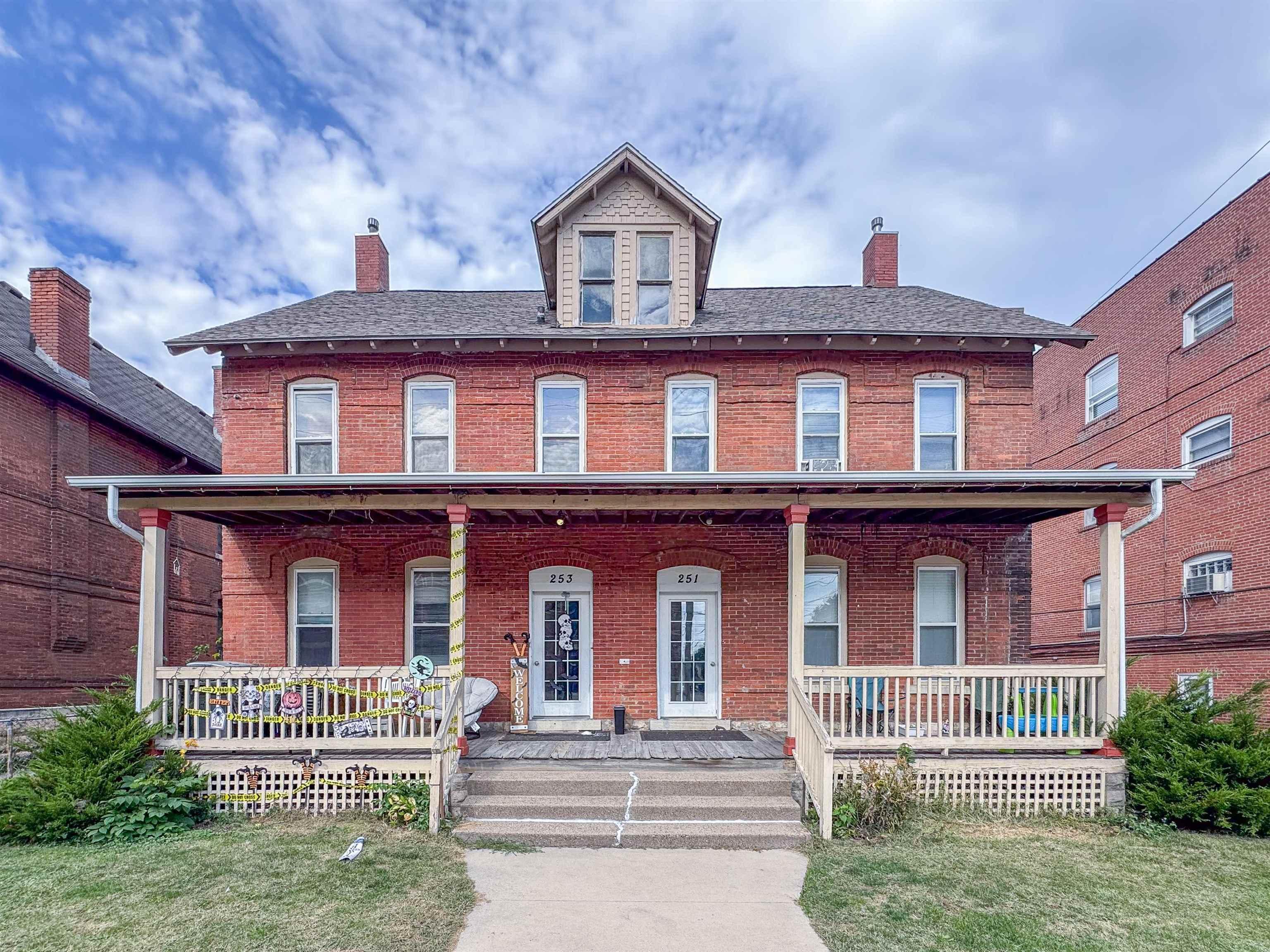 Property Image for 251 W 17th Street