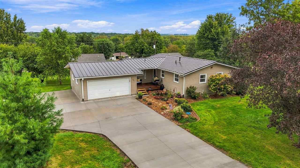 Property Image for 304 Lake View Dr Ne