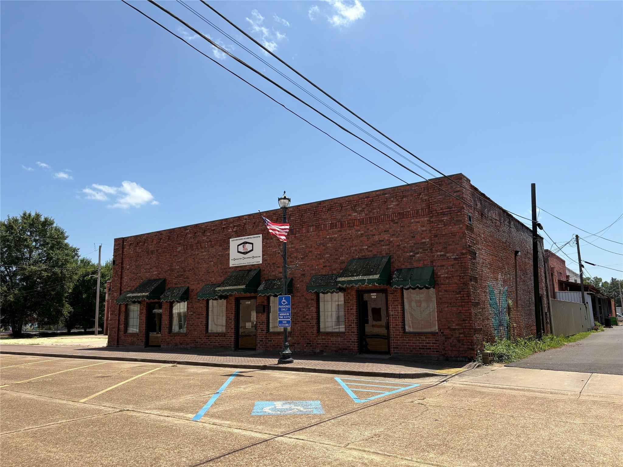 Property Image for 125 E Louisiana Avenue