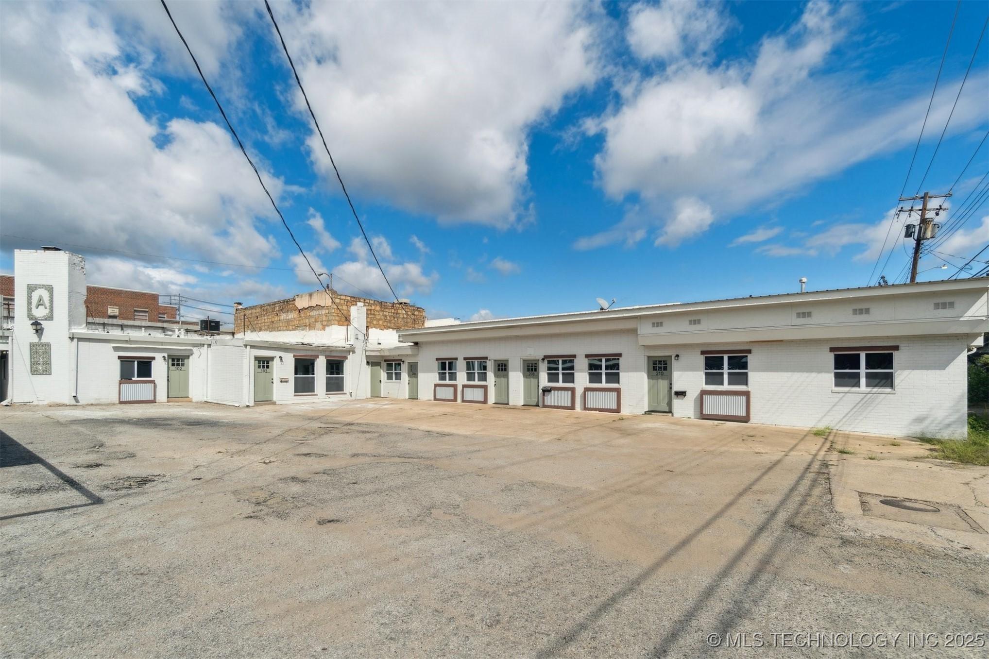 Property Image for 103 E Cherry Street