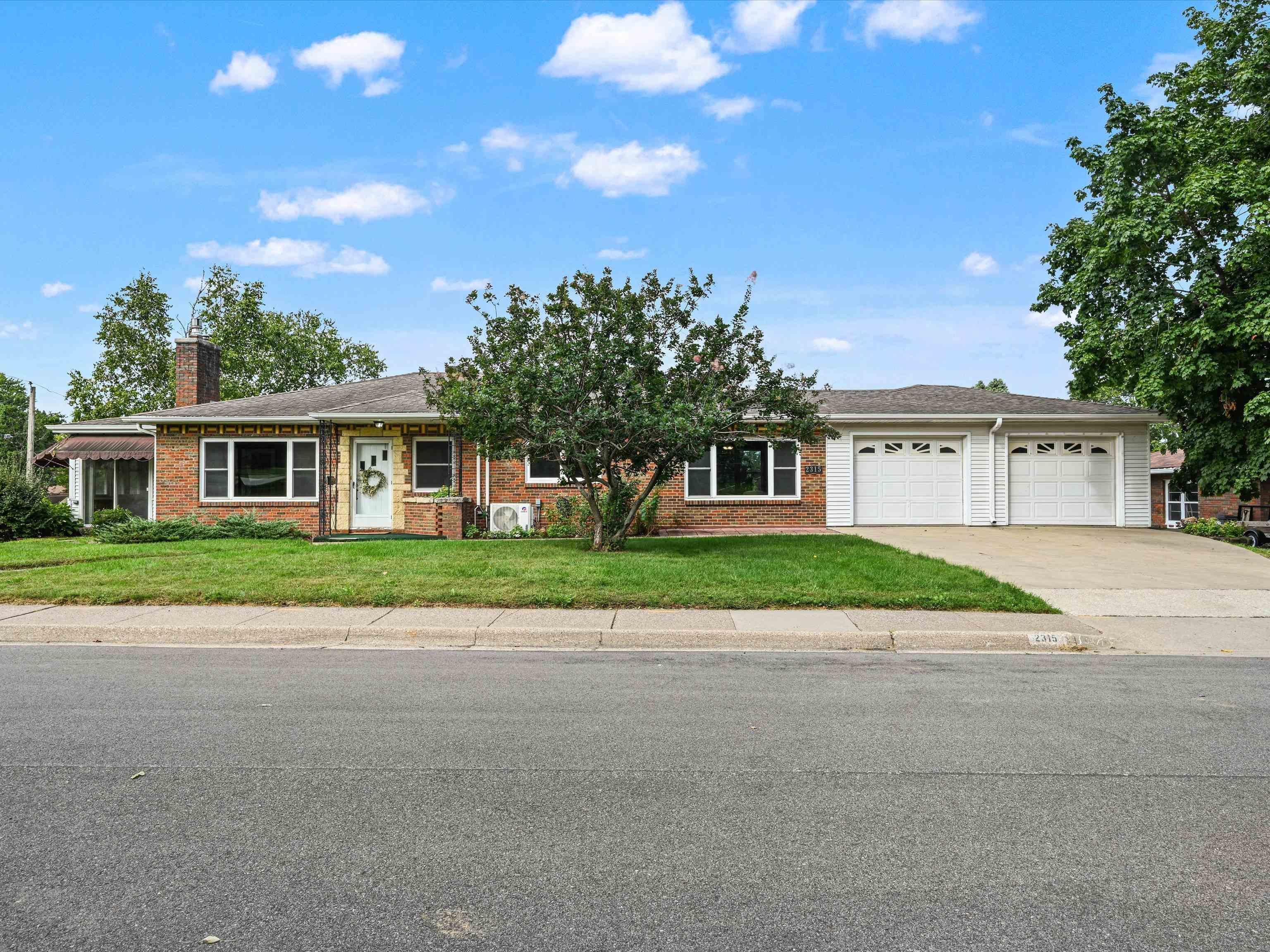 Property Image for 2315 Woodlawn Street